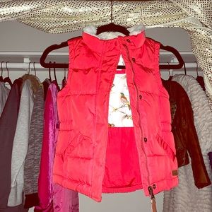 Girl’s Puffer Vest!